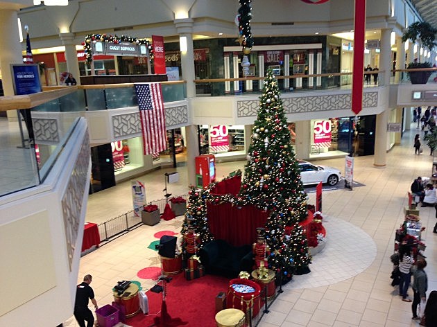 Christmas Tree at Freehold Raceway Mall Christmas Tree at Freehold Raceway Mall